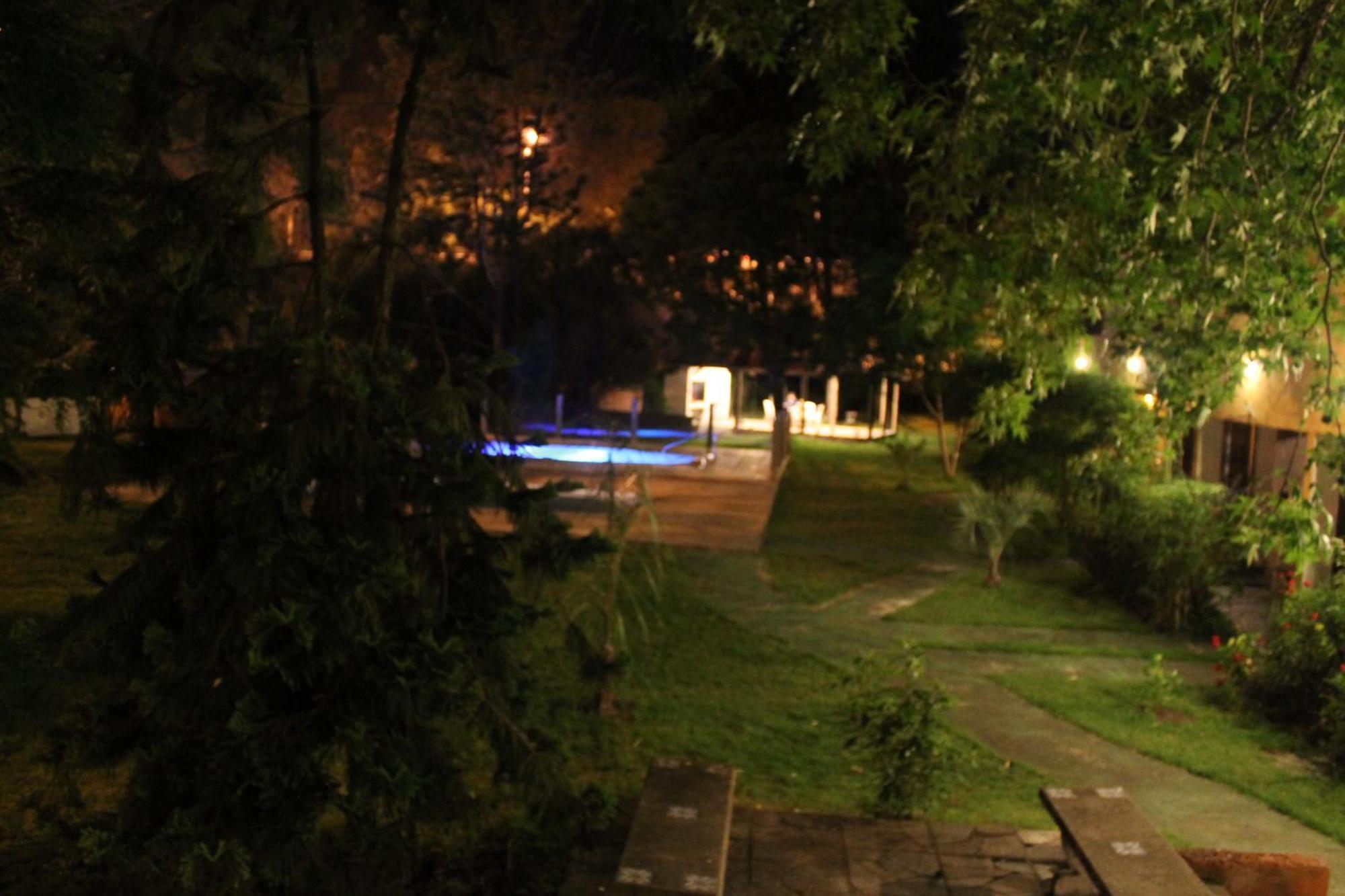 Hotel La Ballena ปุนตาบาเญนา ภายนอก รูปภาพ